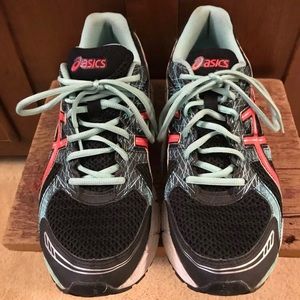 ASICS women’s sneakers